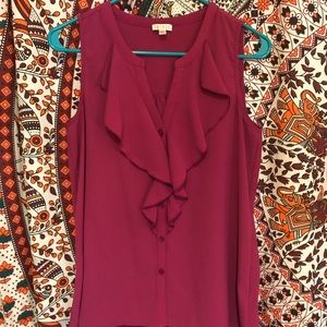 Magenta ruffle front button up sleeveless top sz M